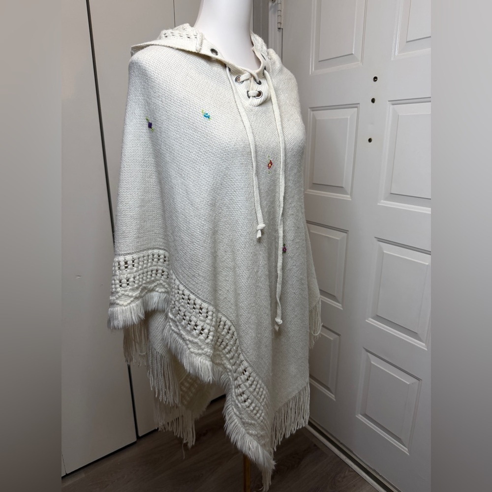 Max Edition Cream Knit Poncho with Fringe - Picture 2 of 8